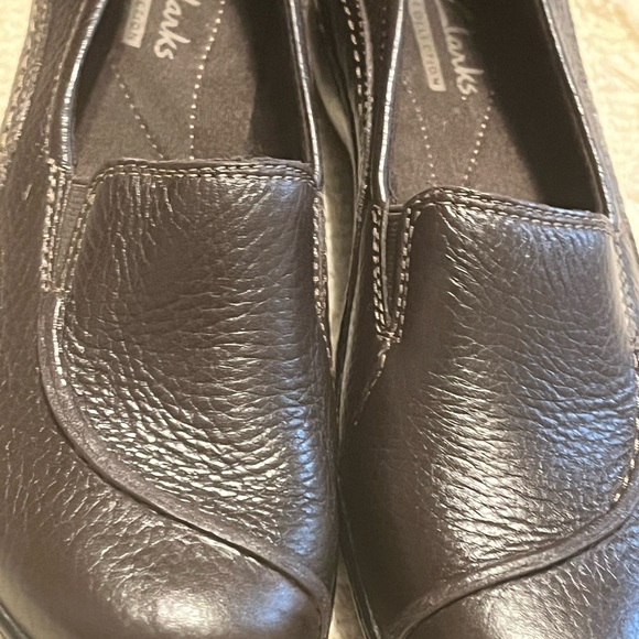 NWOB Clarks Bendables Loafers Womens Size 6.5 Dark Brown Leather Slip On - Picture 5 of 11